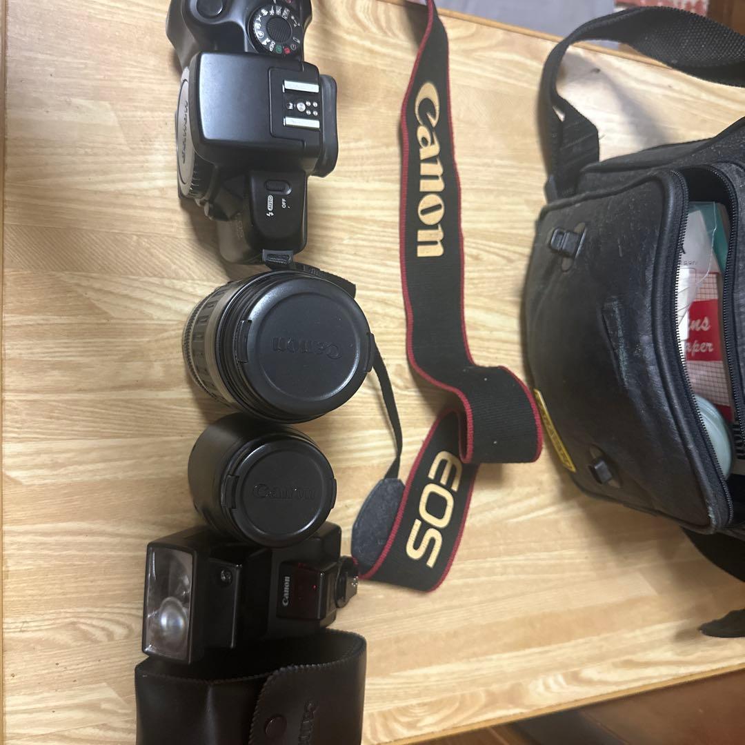 CanonEOS700qd ダブルズームキット　一眼レフ　カメラ　フィルム