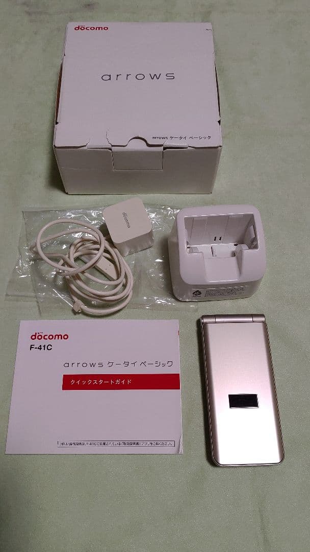 docomo arrows F-41C ゴールド 美品