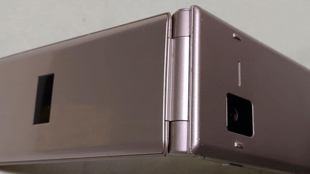 docomo arrows F-41C ゴールド 美品