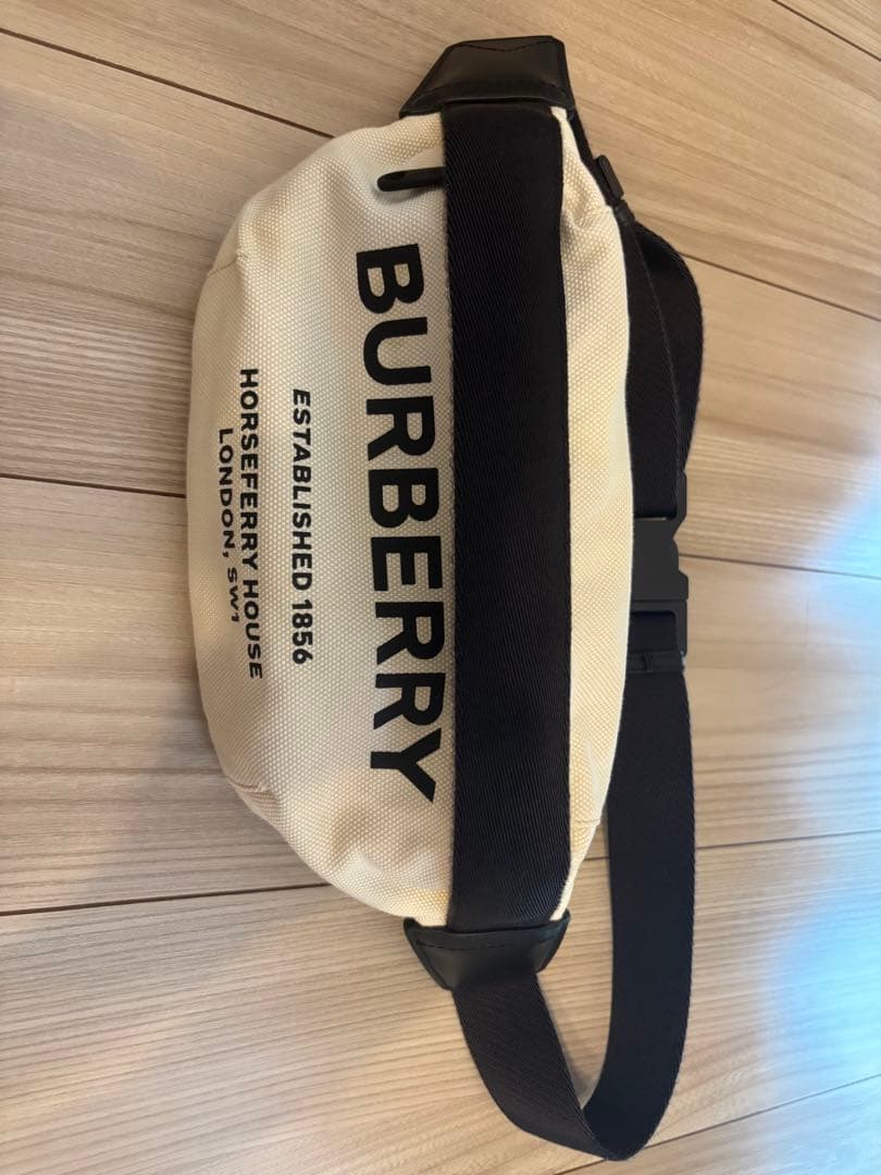 BURBERRY ボディバッグ アイボリー・ブラック