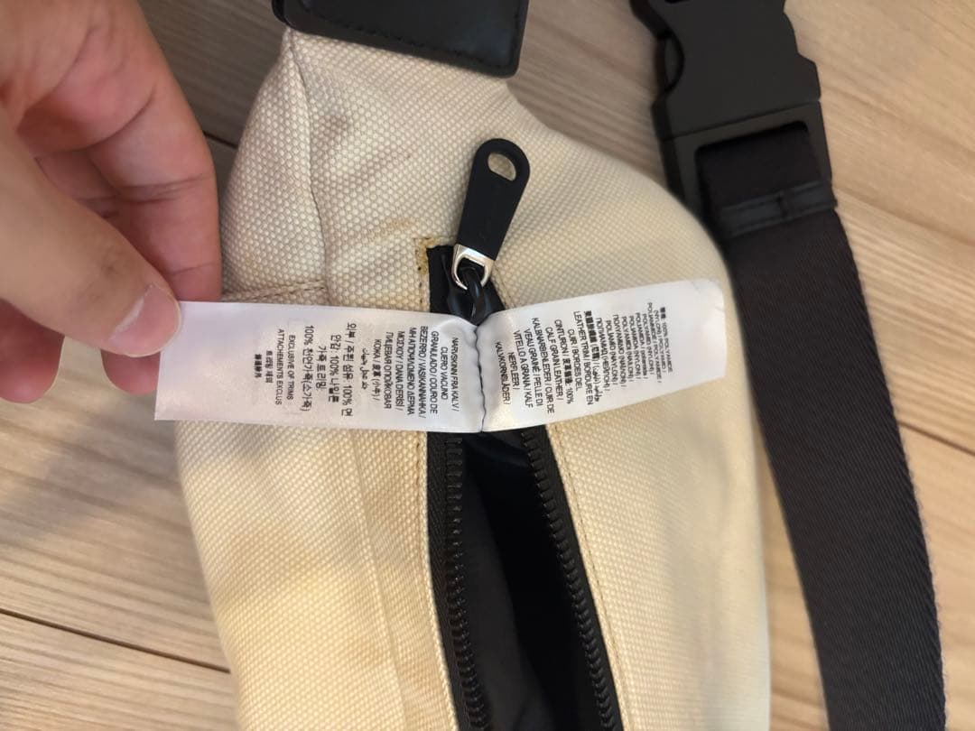 BURBERRY ボディバッグ アイボリー・ブラック