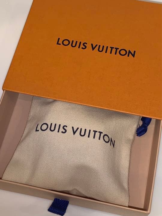 garkokunです付属品ルイヴィトンイヤホン AirPods