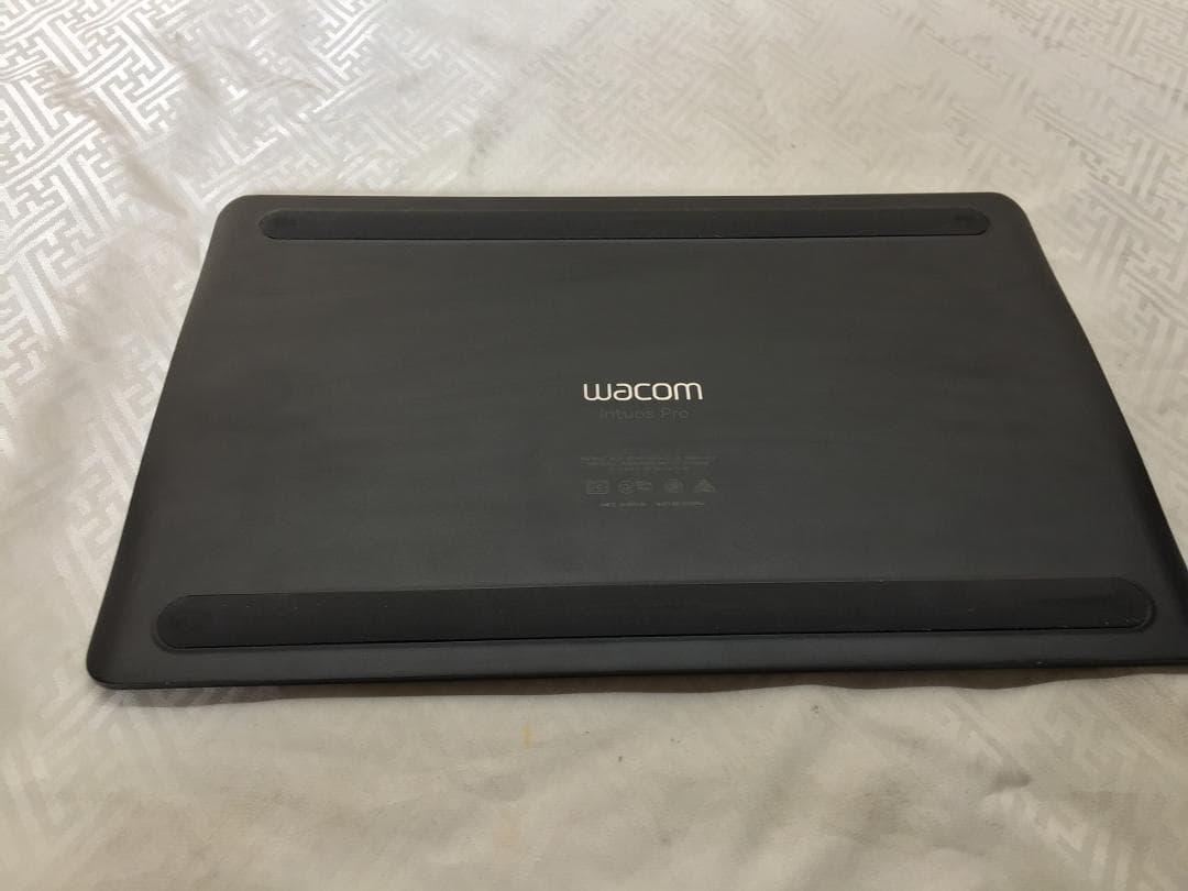 Wacom Intuos Pro ペンタブレット本体 PTH-660 No2