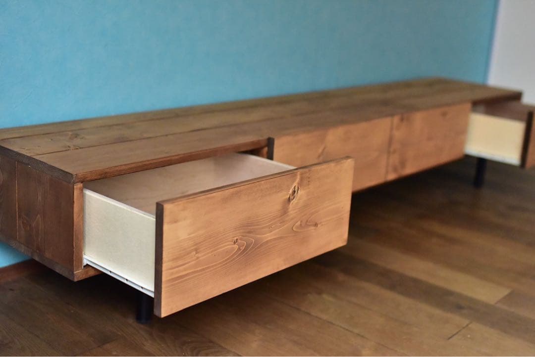 テレビボード200㎝ミディアムブラウン色　鉄脚　無垢材