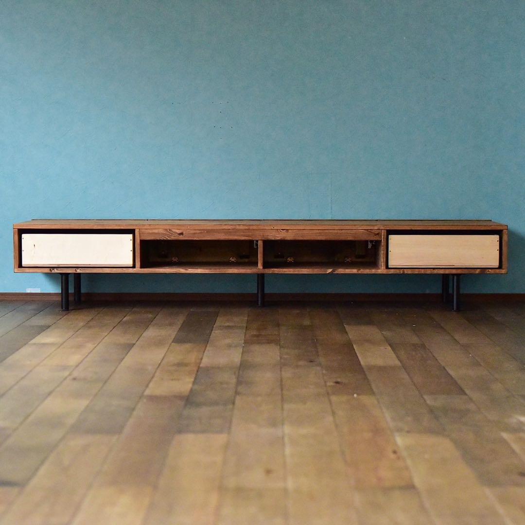 テレビボード200㎝ミディアムブラウン色　鉄脚　無垢材