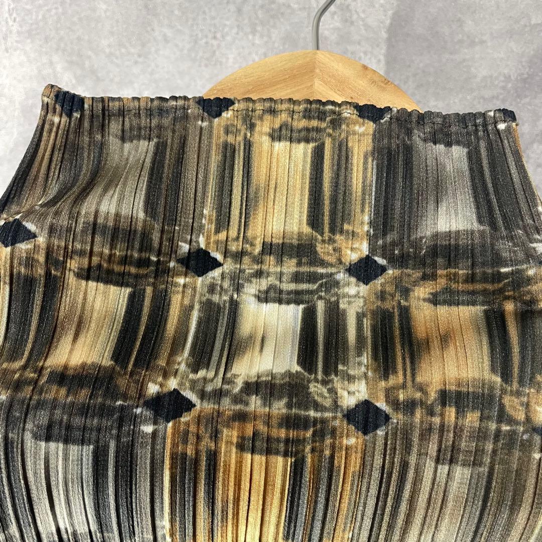 【極美品】プリーツプリーズ イッセイミヤケ 宝石柄 総柄　カットソー　キャメル