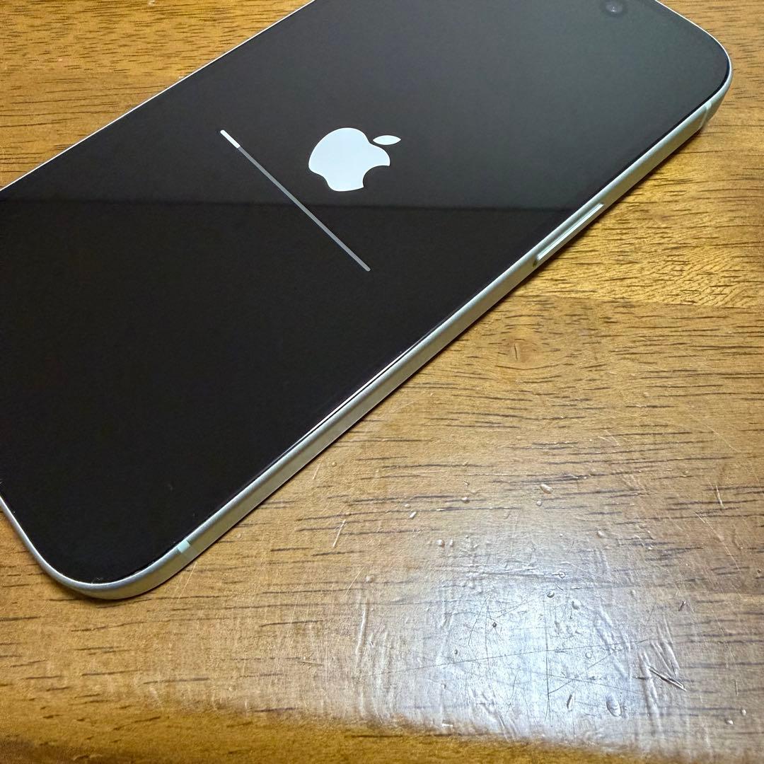 iPhone15 256GB グリーン SIMフリー バッテリー83% 美品