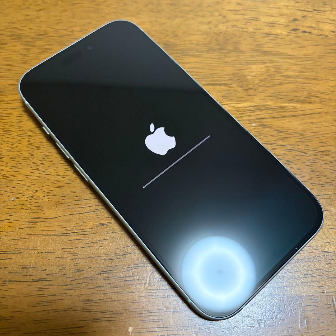 iPhone15 256GB グリーン SIMフリー バッテリー83% 美品