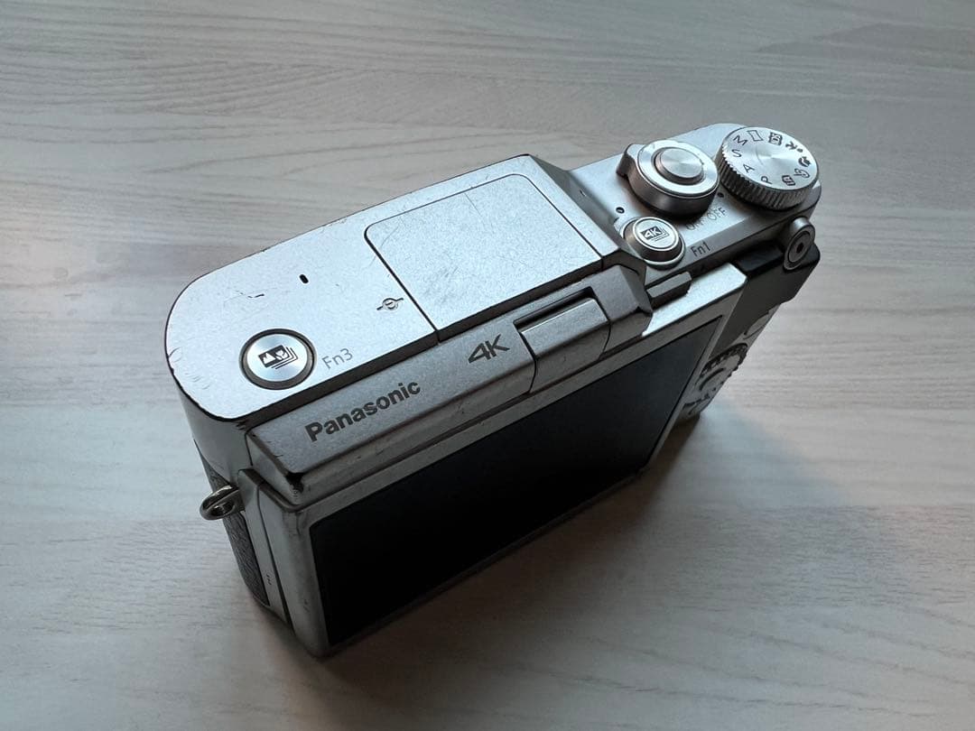 Panasonic LUMIX DC-GF9 ボディ シルバー（ジャンク）