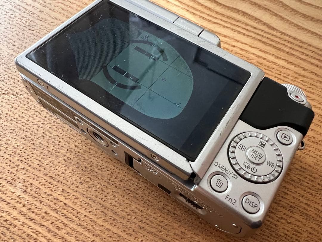 Panasonic LUMIX DC-GF9 ボディ シルバー（ジャンク）