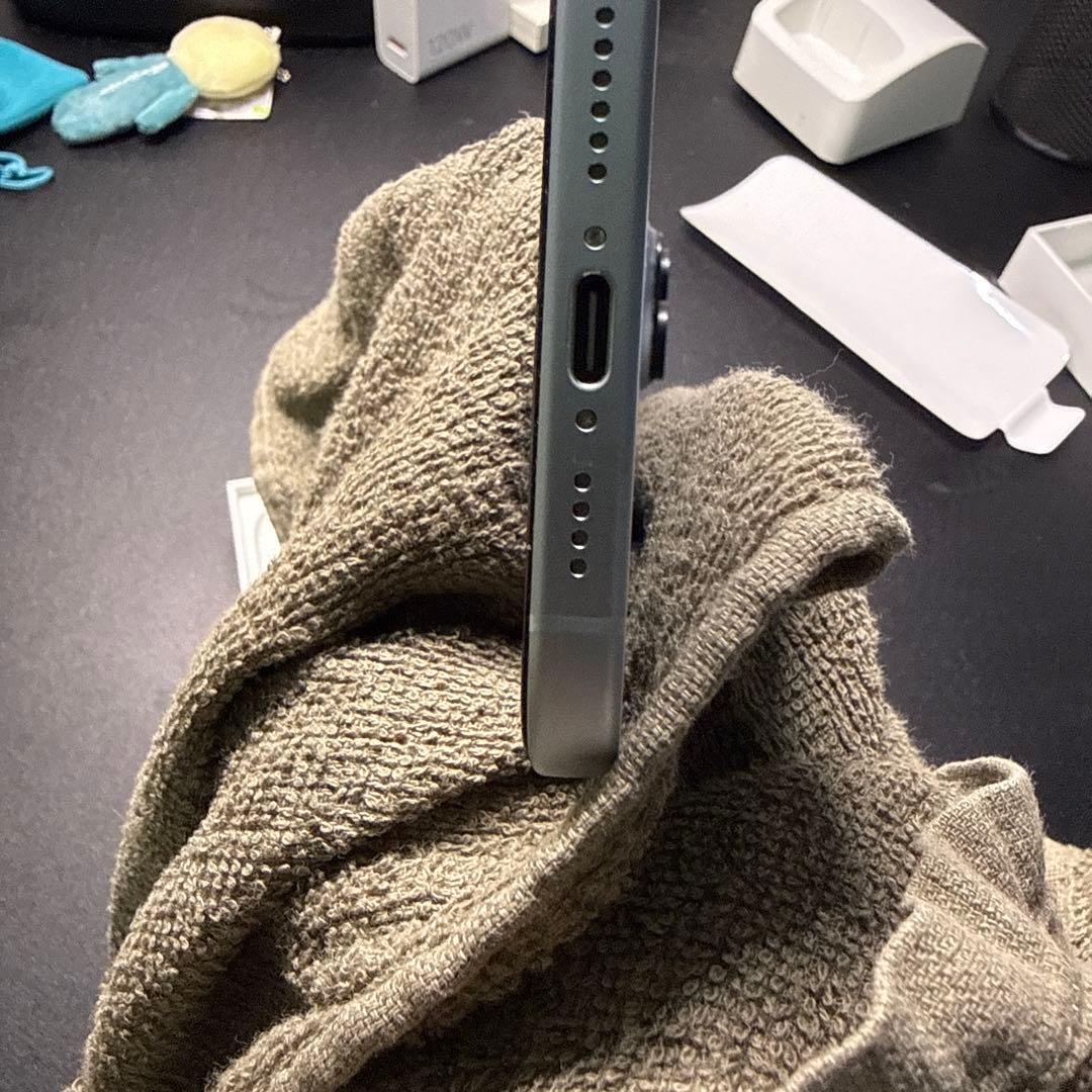 け*る様 【美品】iPhone15Plus 256GB ブルー