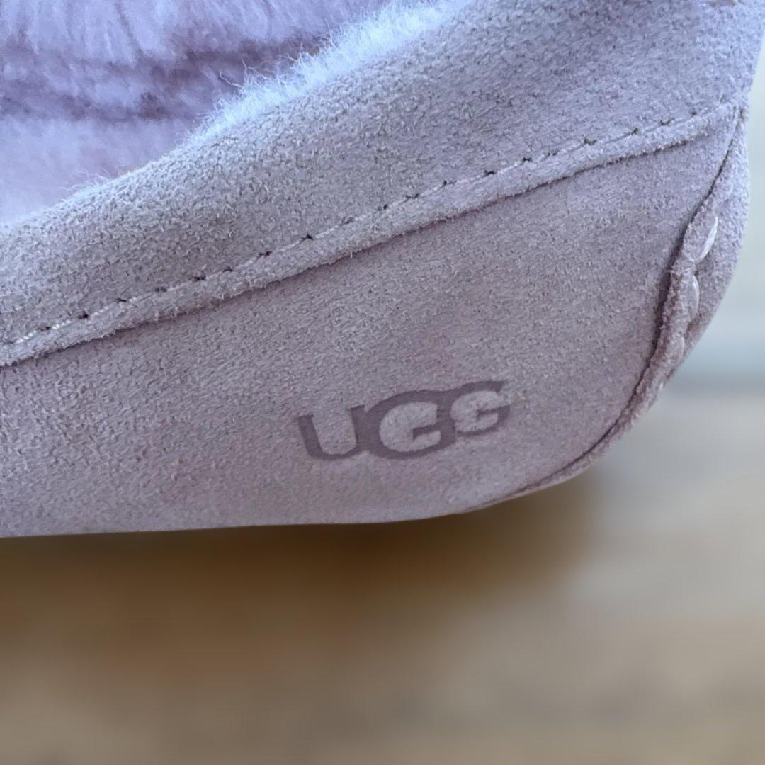 UGG ピンク モカシン　　新品23cm