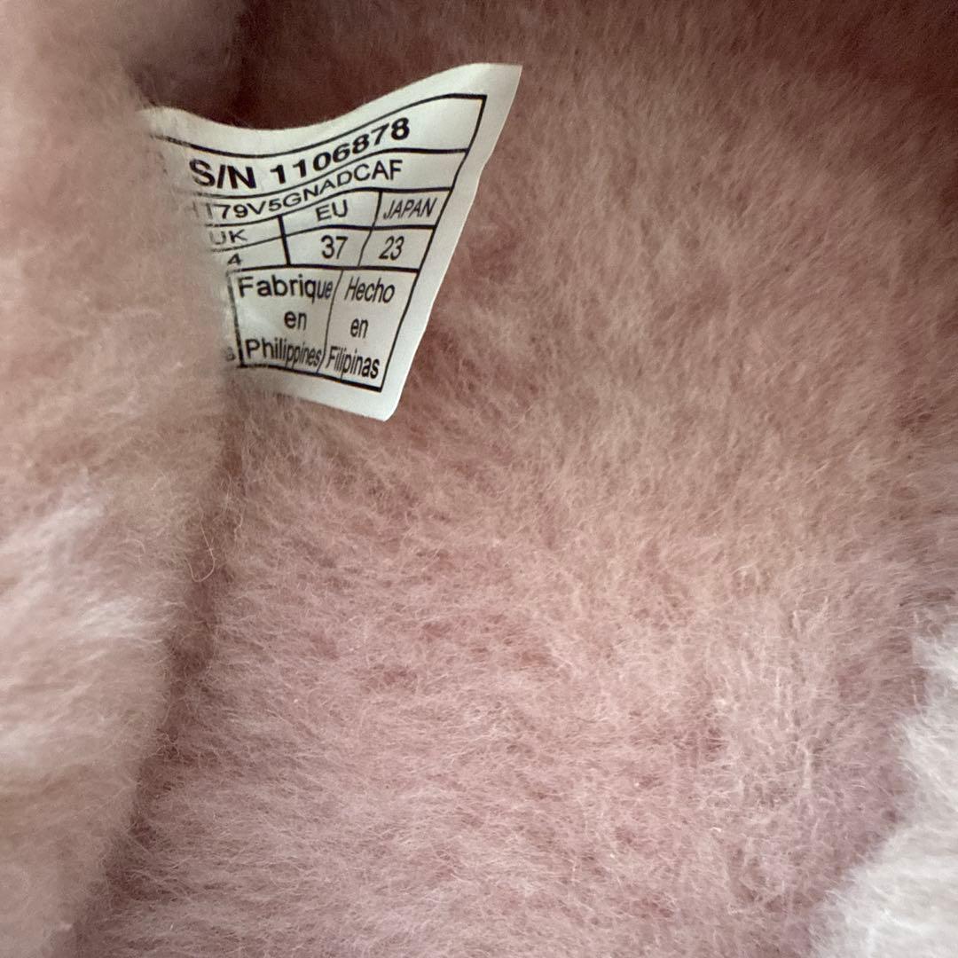 UGG ピンク モカシン　　新品23cm