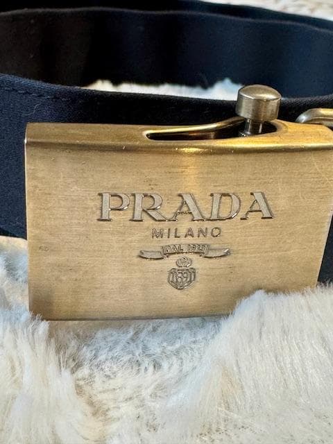 PRADAプラダガチャベルトシルバー ロゴ バックル