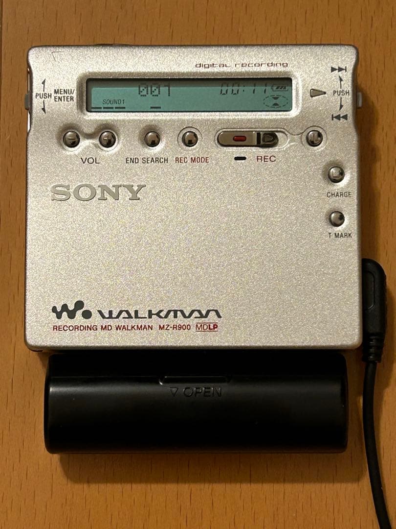【美品】SONY ソニー ポータブルMDプレーヤー MZ-R900 ウォークマン