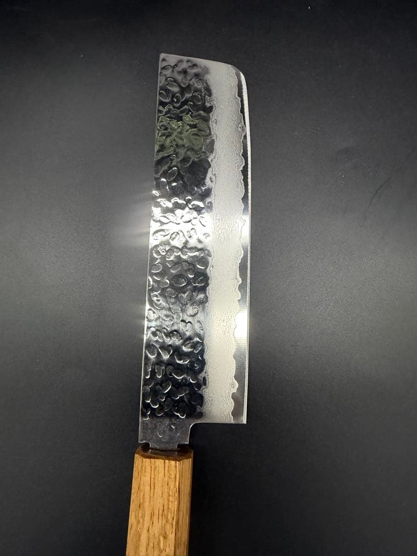 日本製　VG10合計割り込み菜切り包丁165mm 樫木八角柄