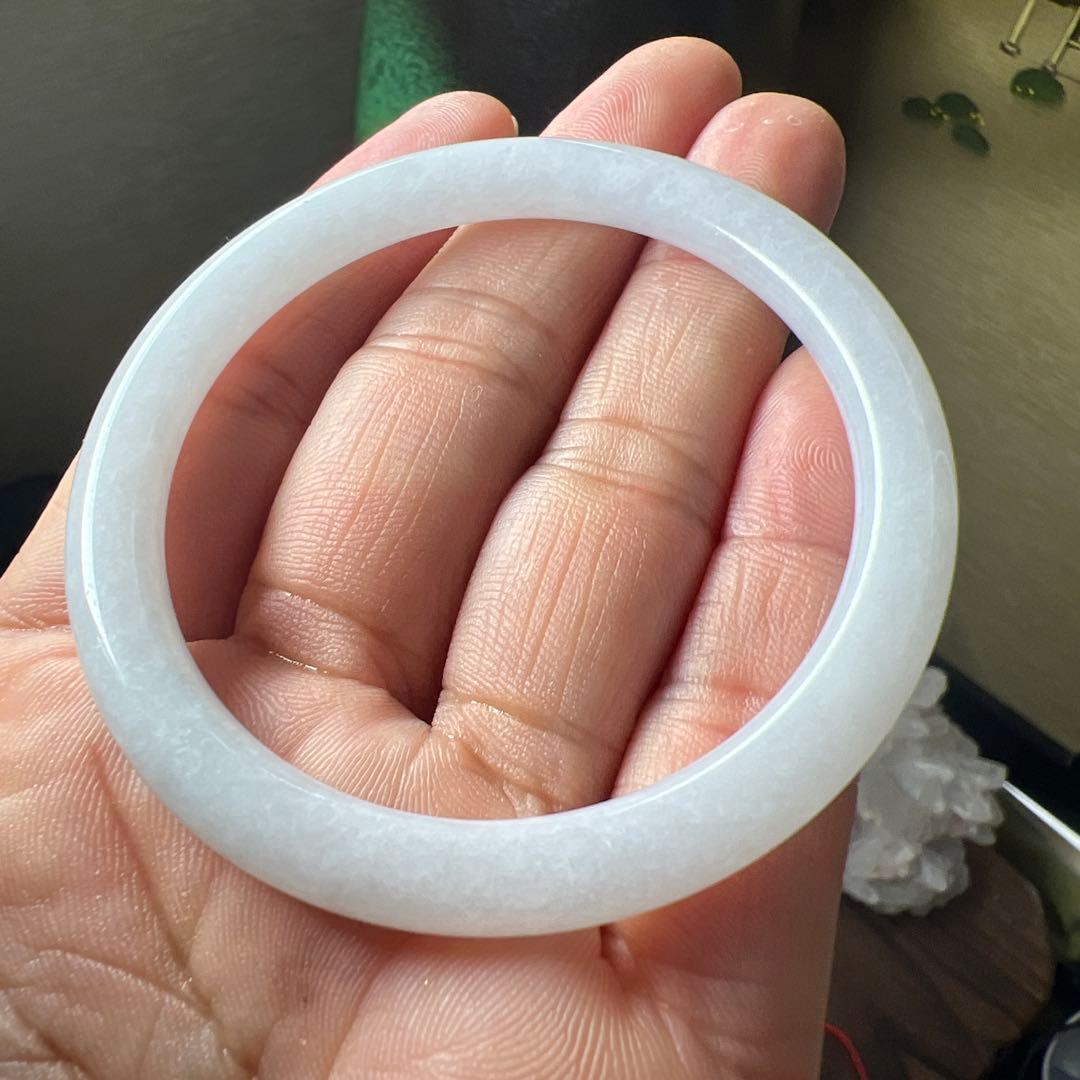 本翡翠、入門シンプル白バングル　〜52