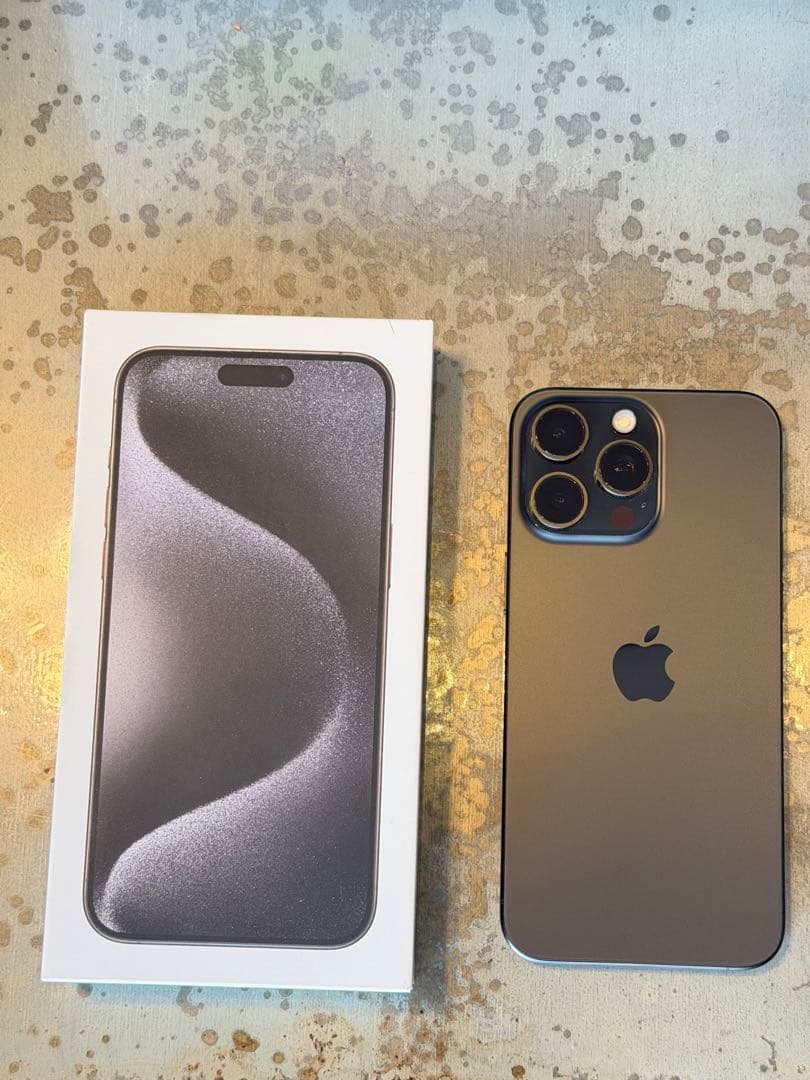 iPhone 15 Pro Max ブラックチタニウム 256GB SIMフリー