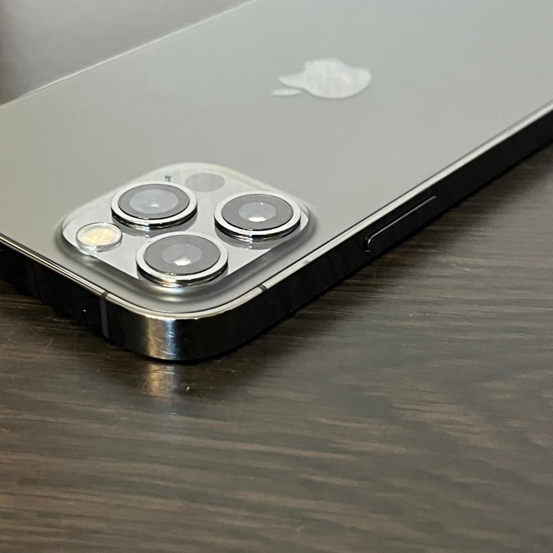 【ジャンク】ドコモ iPhone 12 Pro 256GB グラファイト【動済】