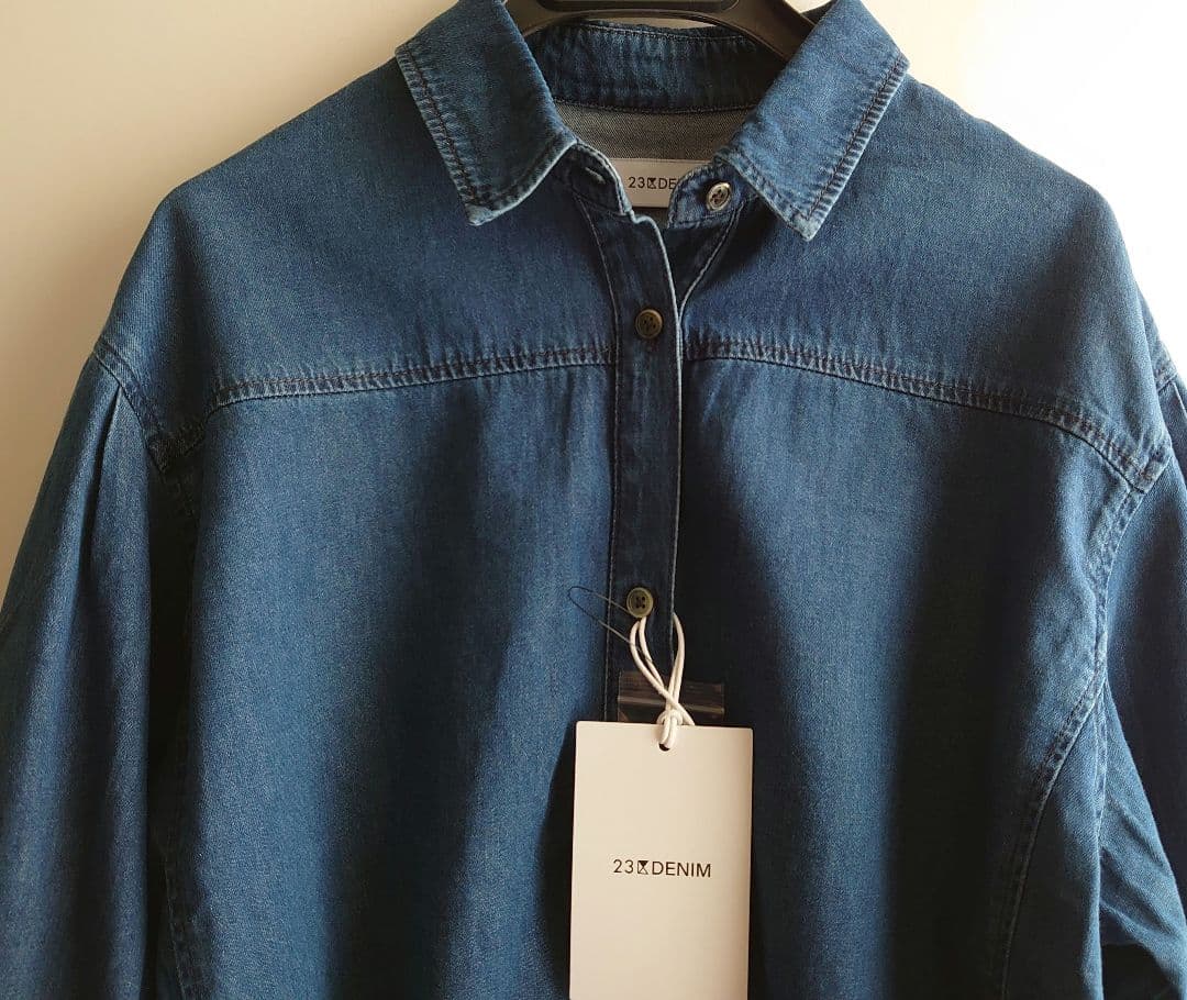 23区今季【洗える】ライトダンガリークロップドボリュームスリーブ シャツ