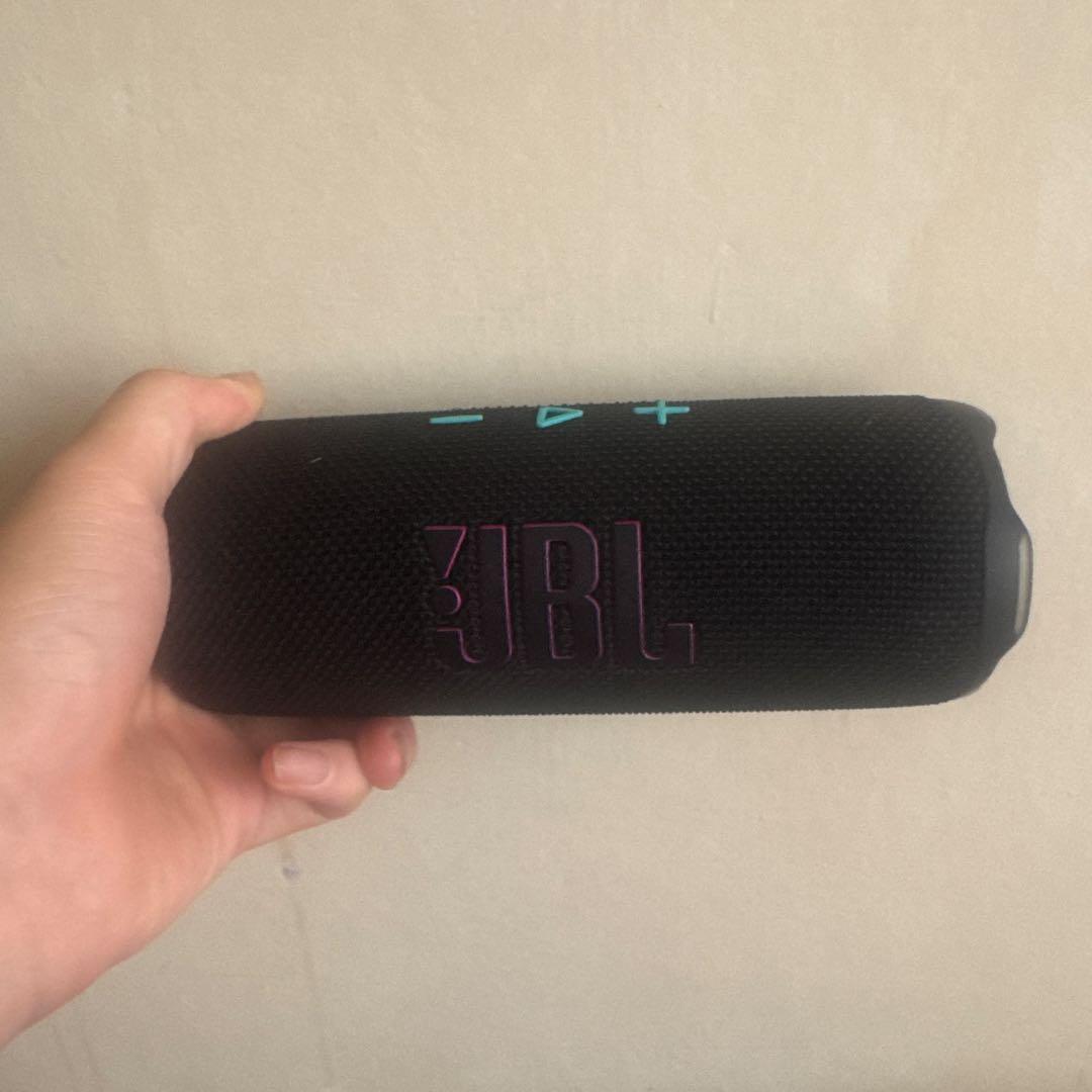 JBLFlip7ファンキーブラック 箱入り