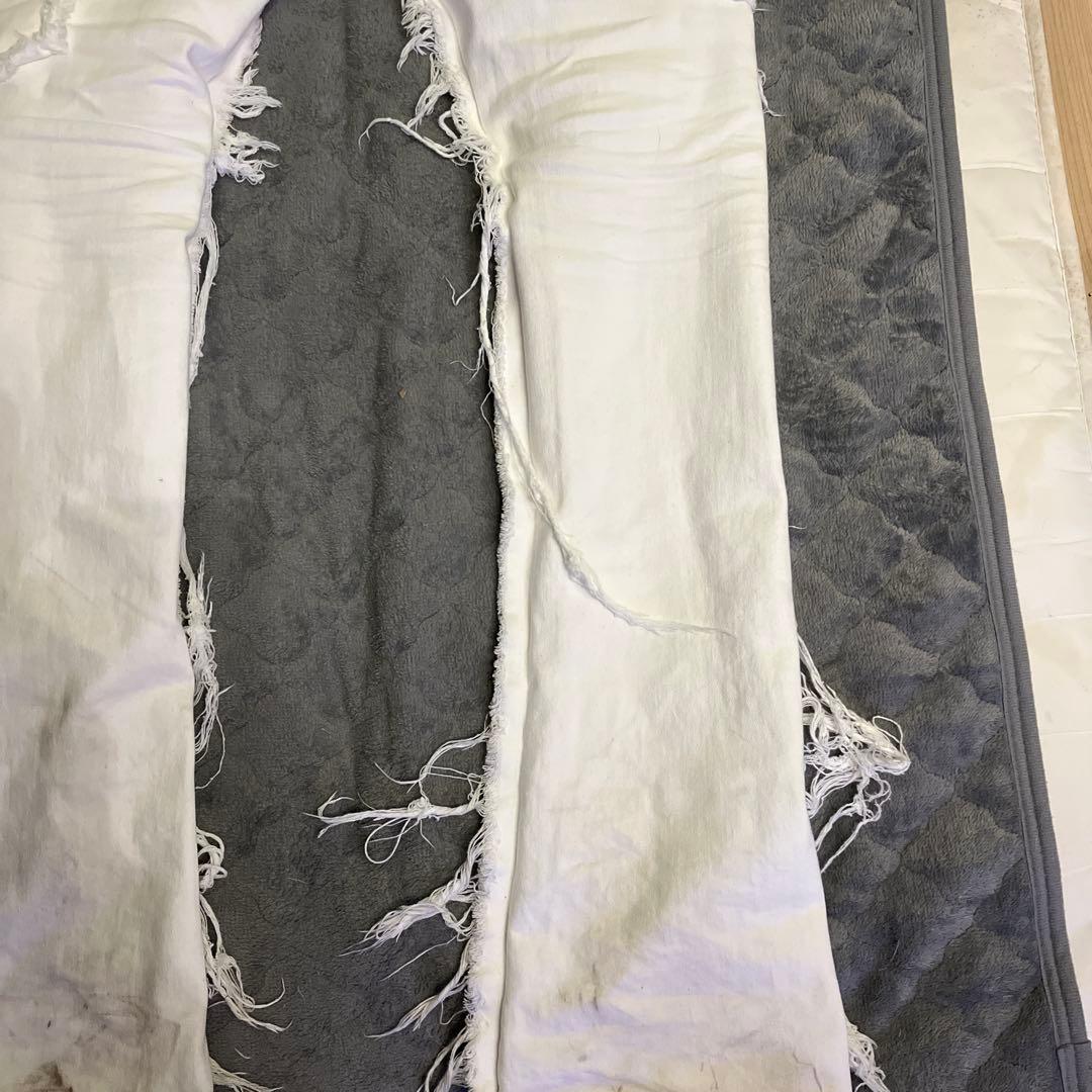 バラバサスダメージホワイトフレアデニム29