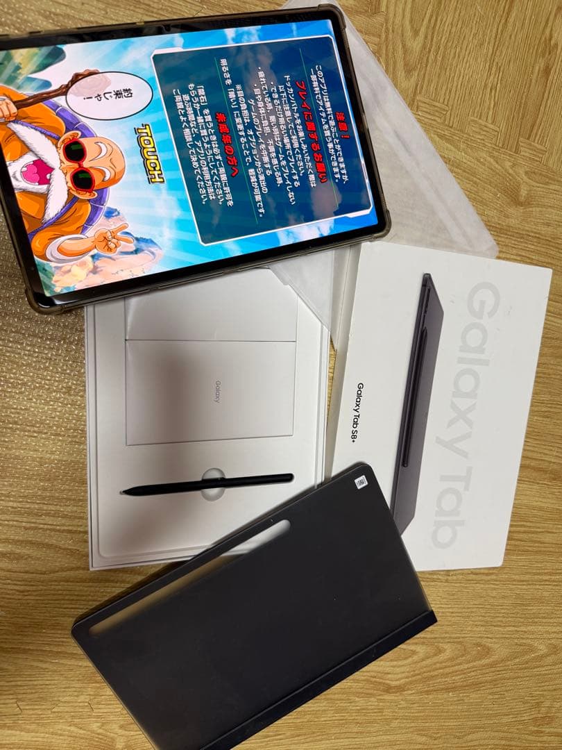 Galaxy Tab S8+ SM-X800 本体と純正カバー付き