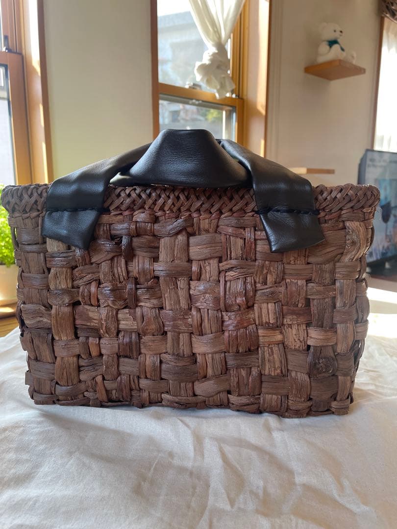 山葡萄製　編みトートバック