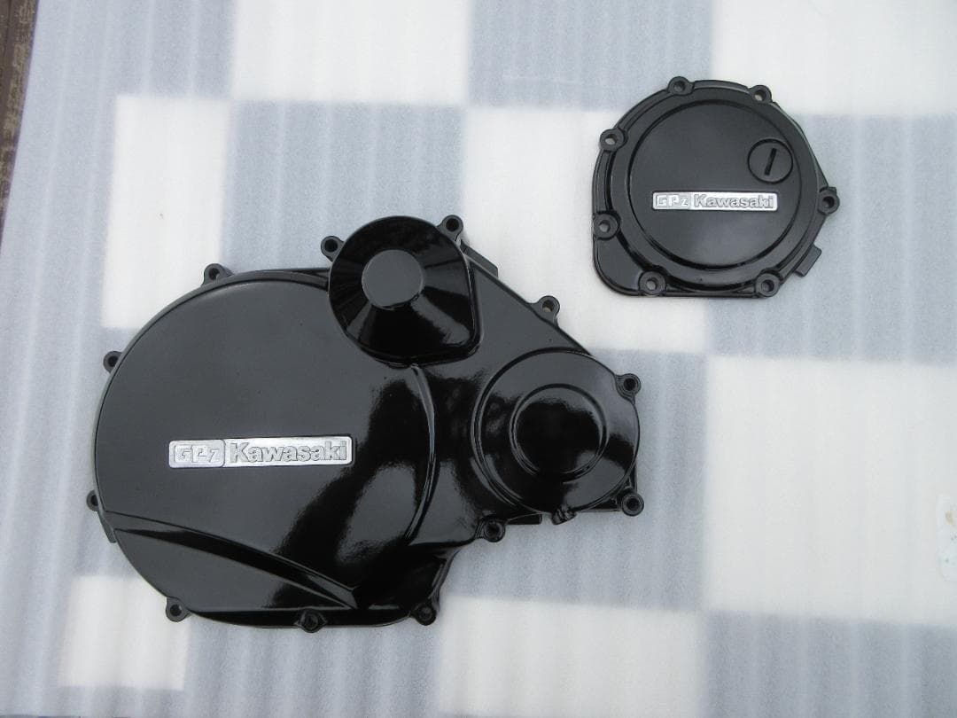 送料込み！カワサキ GPZ900R クラッチ・ポイントカバー 塗装済み中古良品