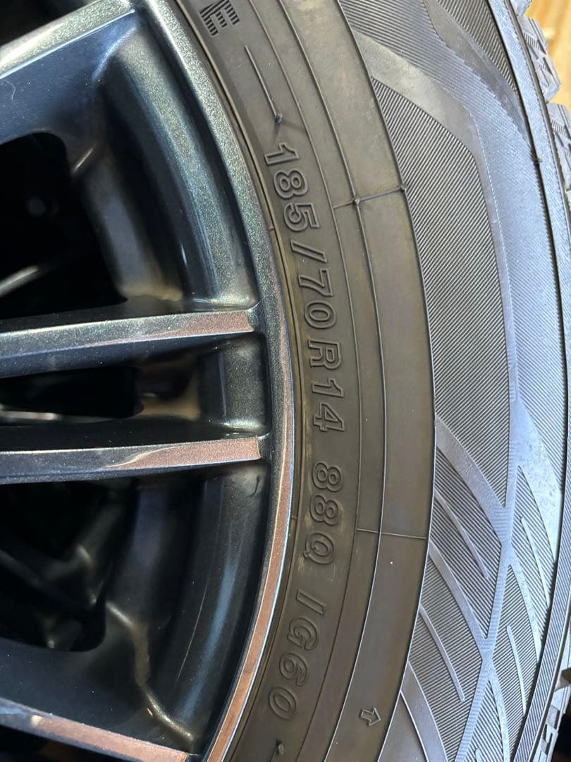 スタッドレスタイヤホイール付185/70R14ヨコハマ　アイスガード6 4本