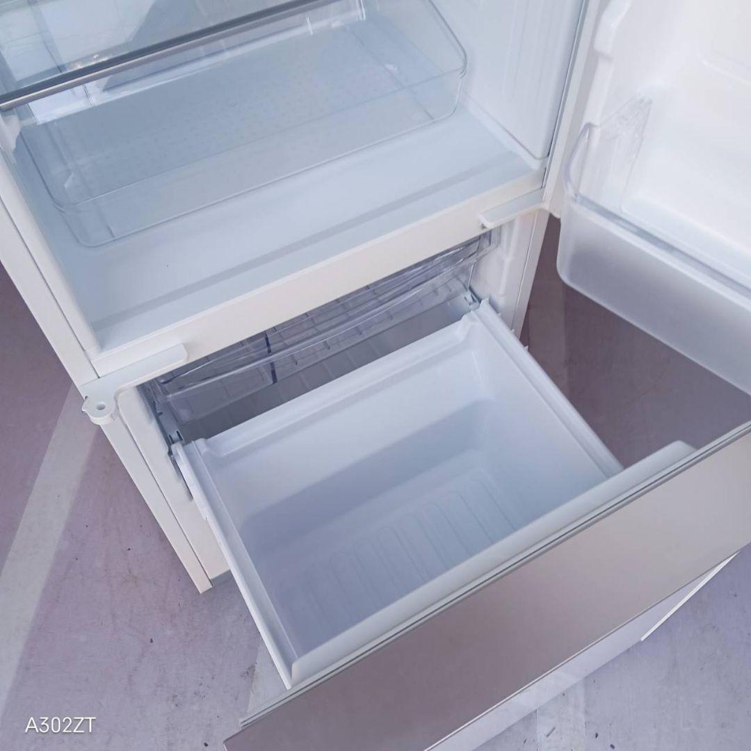 D08D3 送料設置無料 SHARP　ガラスデザイン冷蔵庫　137L