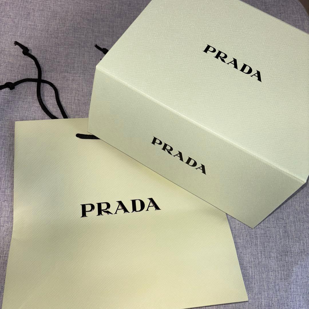もも プラダ　ヘアミストPRADA PARADOXE ヘアミスト 30ml
