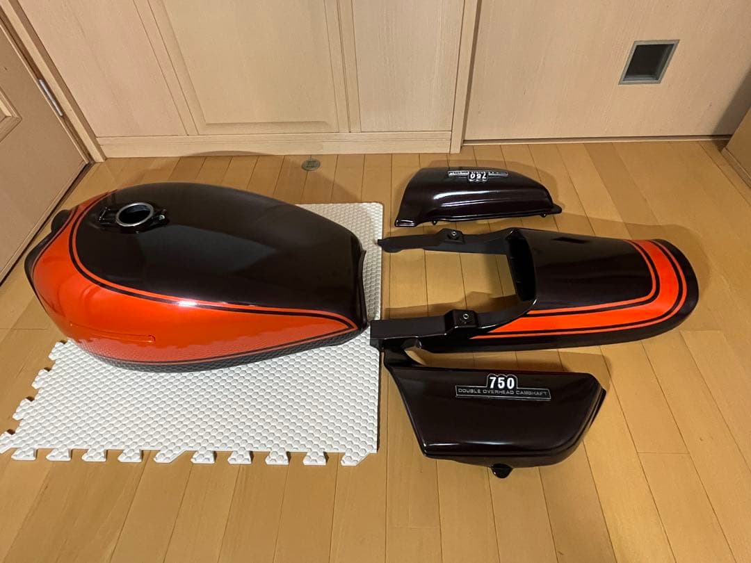 カワサキZ750D1 火の玉 外装 タンク、サイドカバー、テール