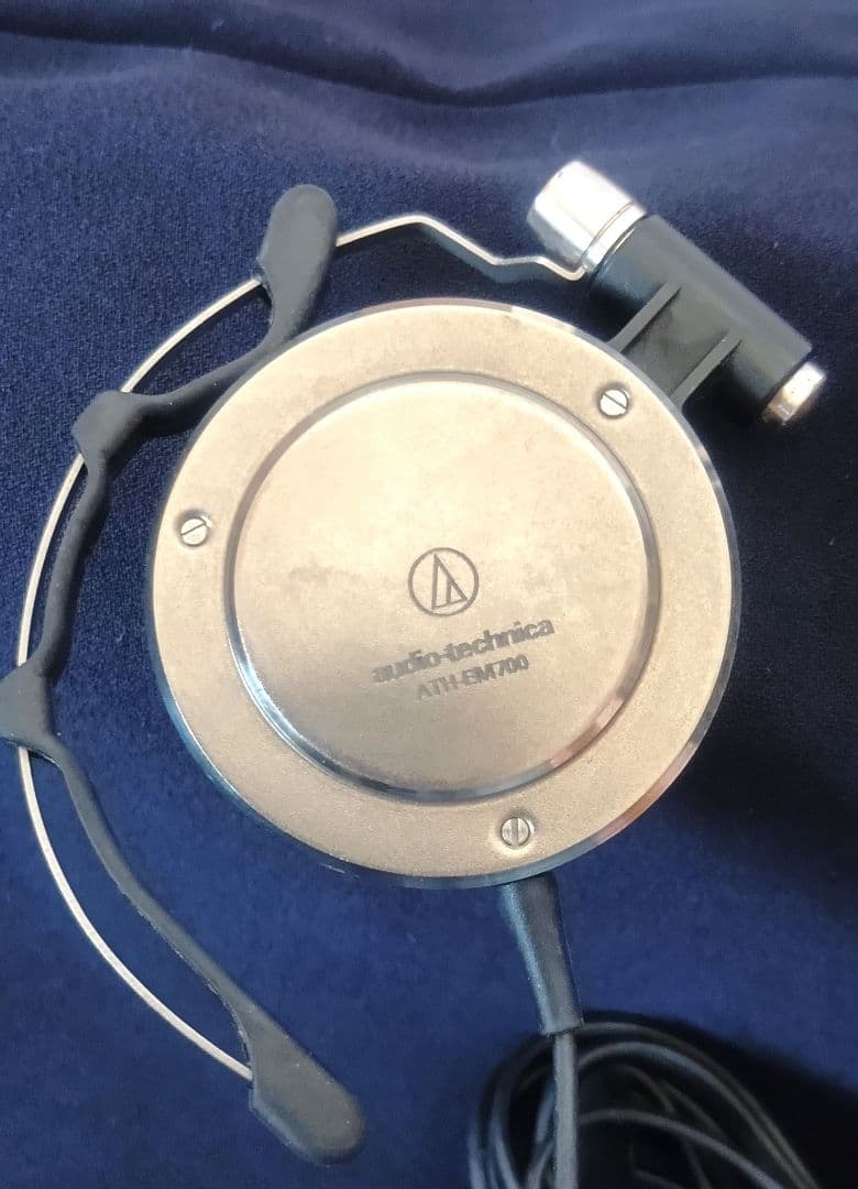 希少audiotechnica ATH-EM700 SV　ヘッドホン　ペルソナ3