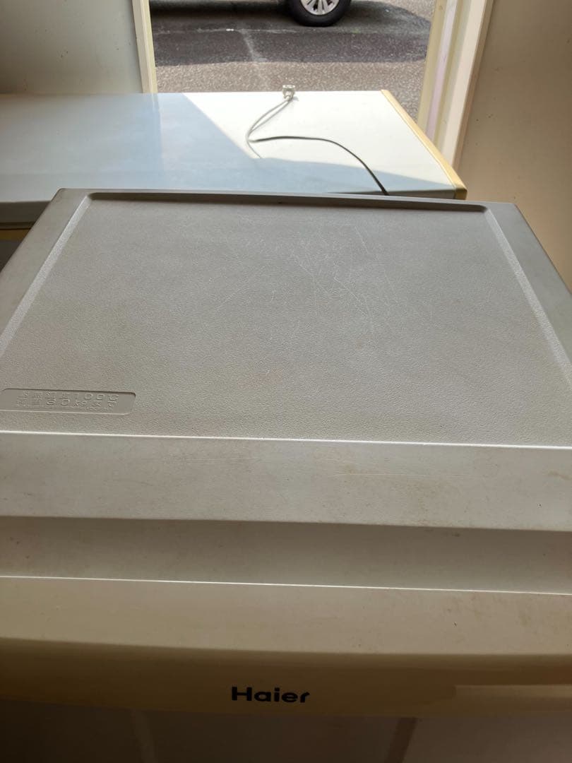 Haier 冷凍庫 ホワイト 4段棚