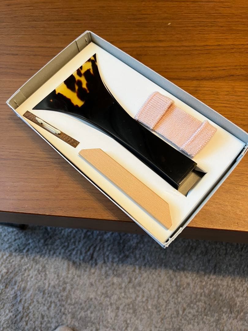 【美品】　べっこう製の三味線用バチ （黒と茶の模様）