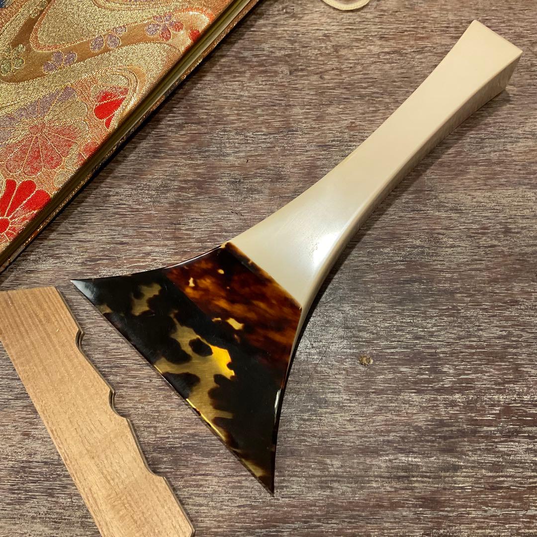 美品 三味線 鼈甲撥 白台 津軽撥 津軽三味線 ベッコウ バチ 高級品