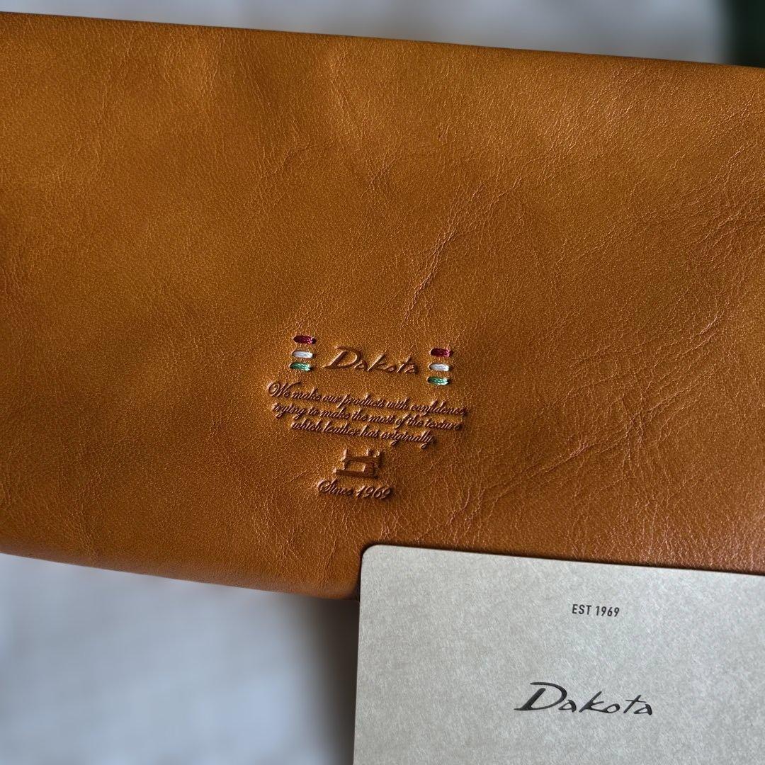 新品Dakota ブラウン 長財布収納力お勧め