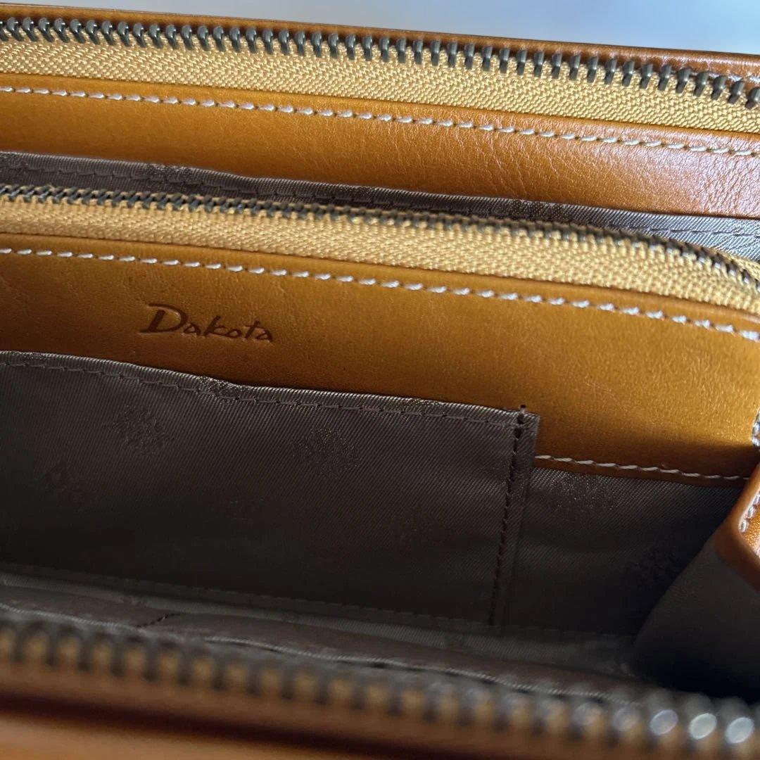 新品Dakota ブラウン 長財布収納力お勧め