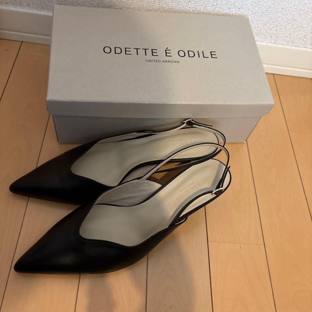 ODETTE E ODILE ウェーブラインバックベルト パンプス　ブラック