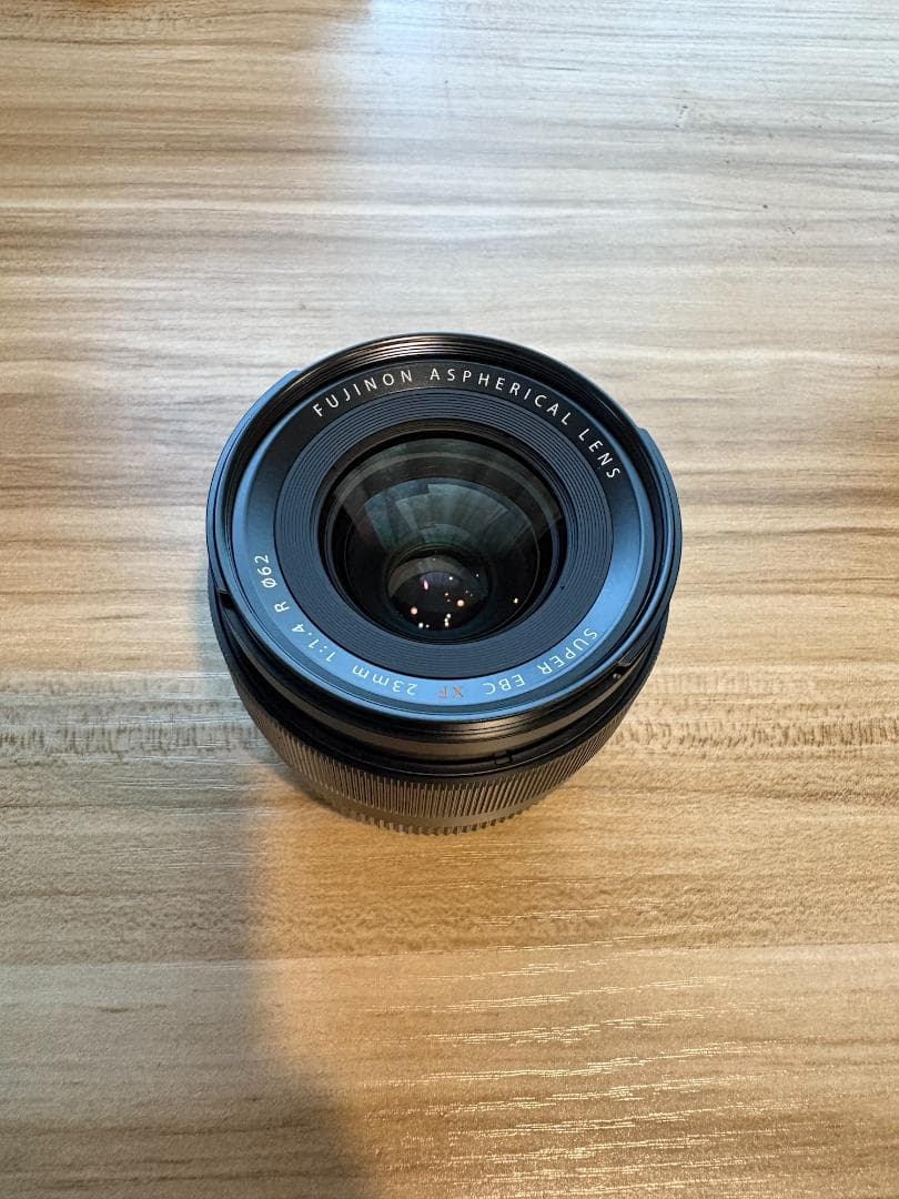 Fujinon 23mm F1.4 単焦点レンズ（純正メタルフード付き）