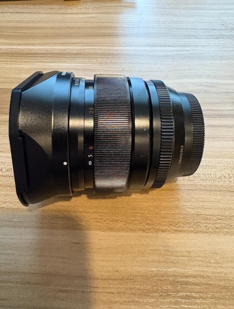 Fujinon 23mm F1.4 単焦点レンズ（純正メタルフード付き）