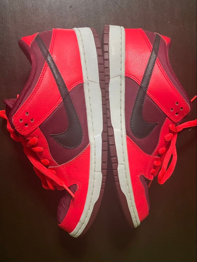 シューズ(男性用) NIKE SB DUNK LOW Laser Crimson 27.5cm