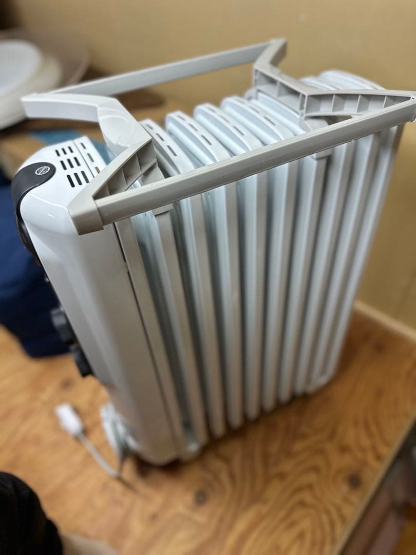 【緊急値下げ】タオルハンガー付デロンギオイルヒーター 1500W