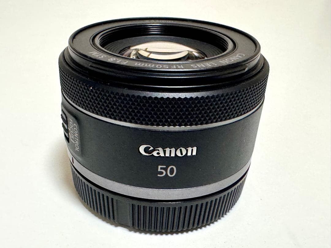 キャノン　RFレンズ　50mm 1.8