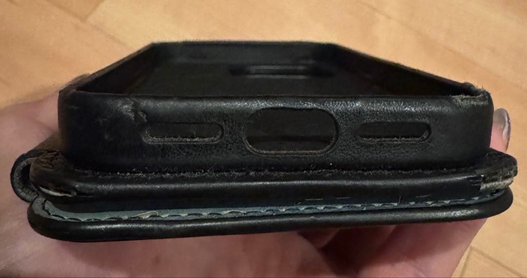 ベルルッティ カリグラフィ 手帳型 ブルー スマホケース iPhone15Pro