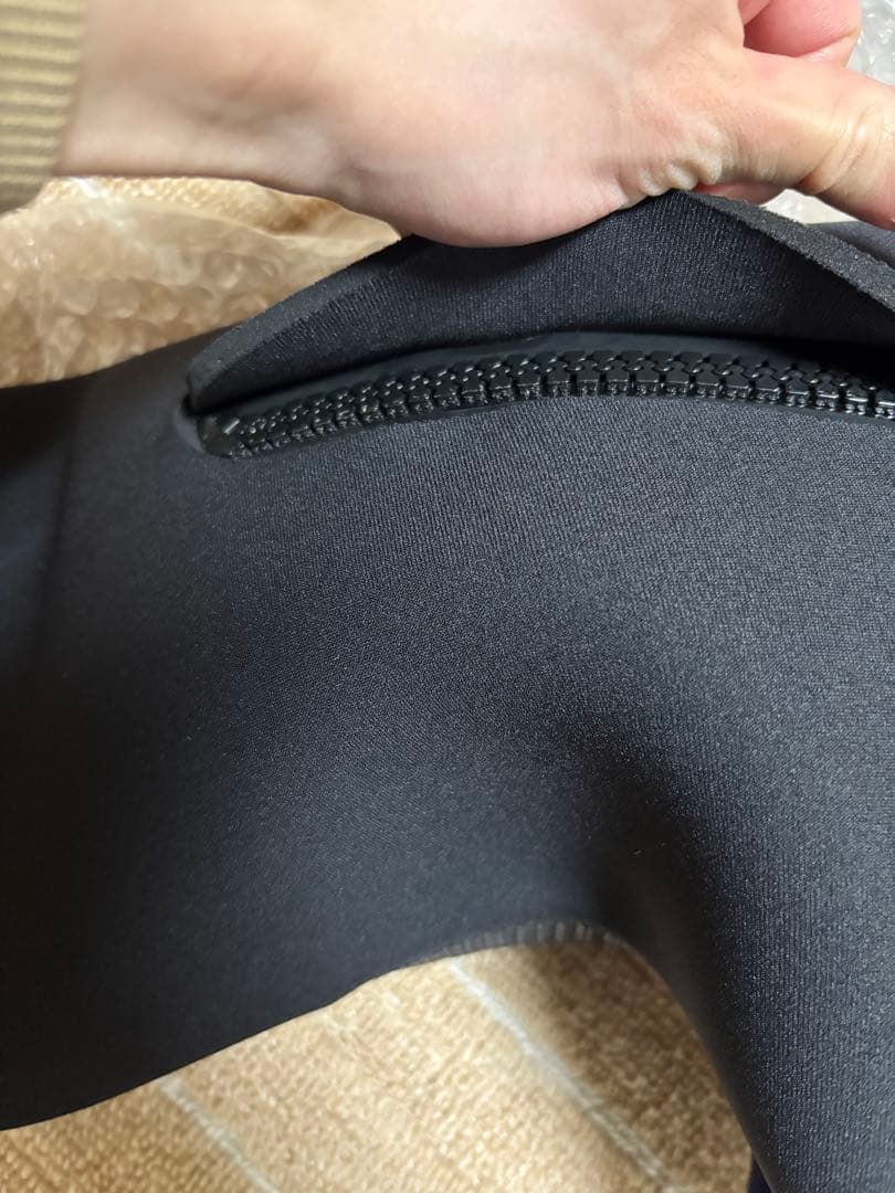 MOBBY'S ドライスーツ(未開封) 購入価格212,300円　現在保留中