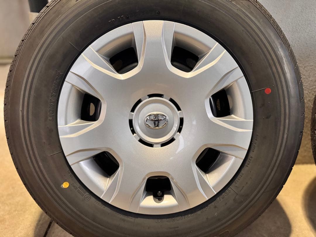 タモじい様 ハイエース　新車外し　純正タイヤ・ホイールセット