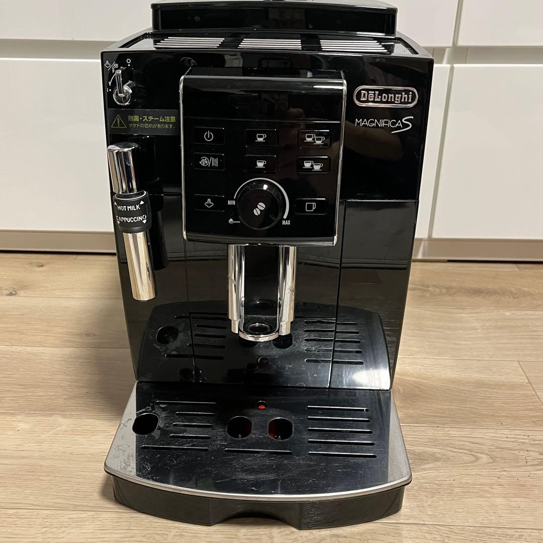 デロンギ マグニフィカS ECAM23120B エスプレッソマシン　全自動　黒