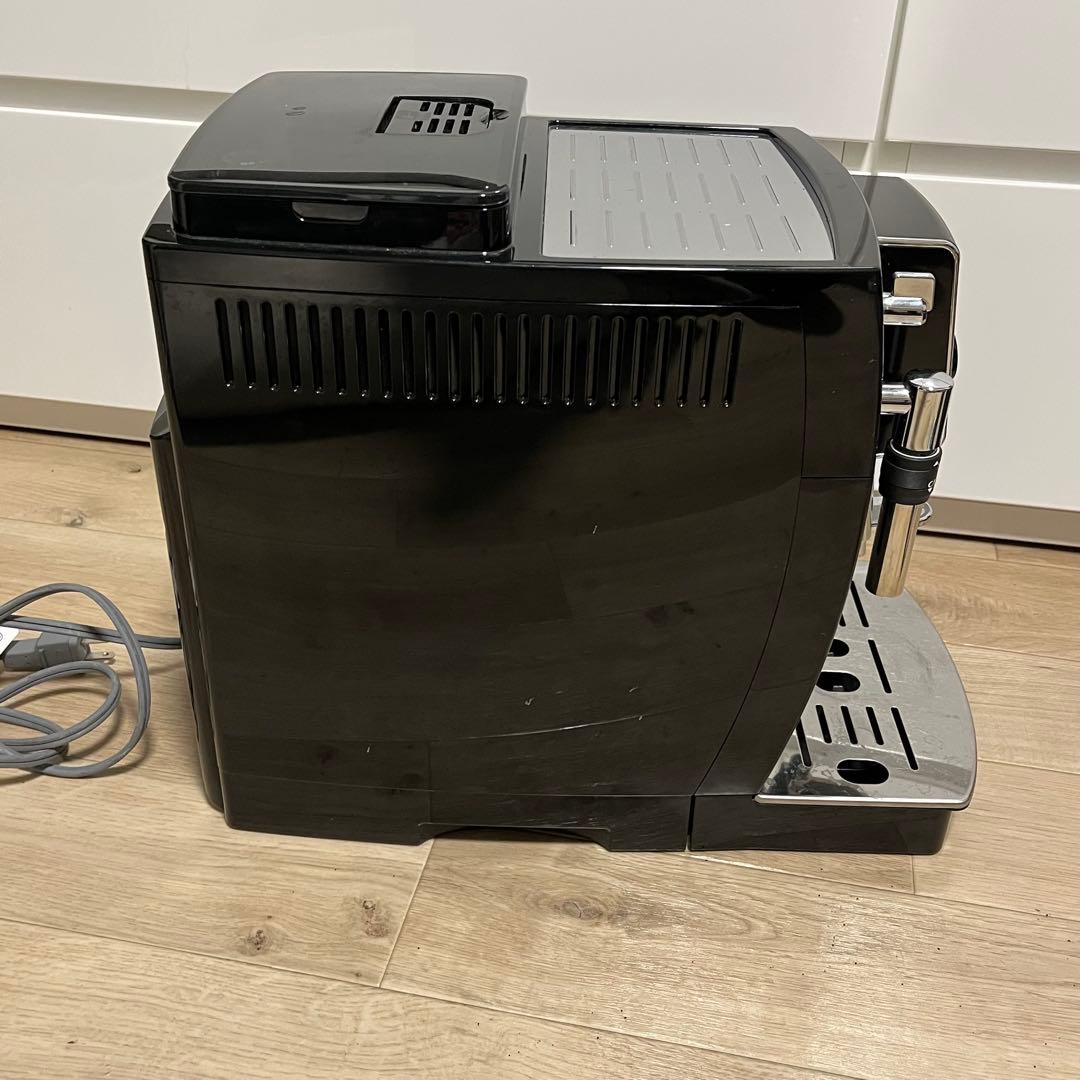デロンギ マグニフィカS ECAM23120B エスプレッソマシン　全自動　黒